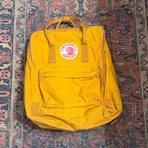 Fjallraven Kanken in Mustard
